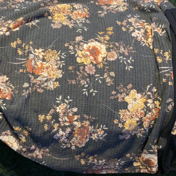 Belk Top - Picture 3 of 3